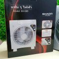 Quạt tích điện có đèn LED Sharp