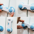 Dụng cụ khóa tủ cho bé