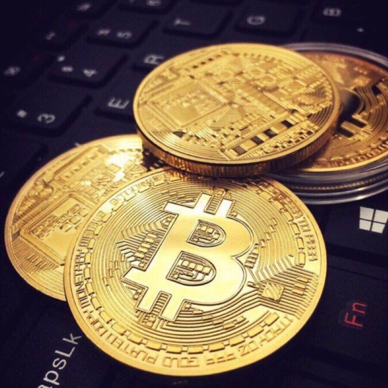 Đồng bitcoin mạ vàng 24K
