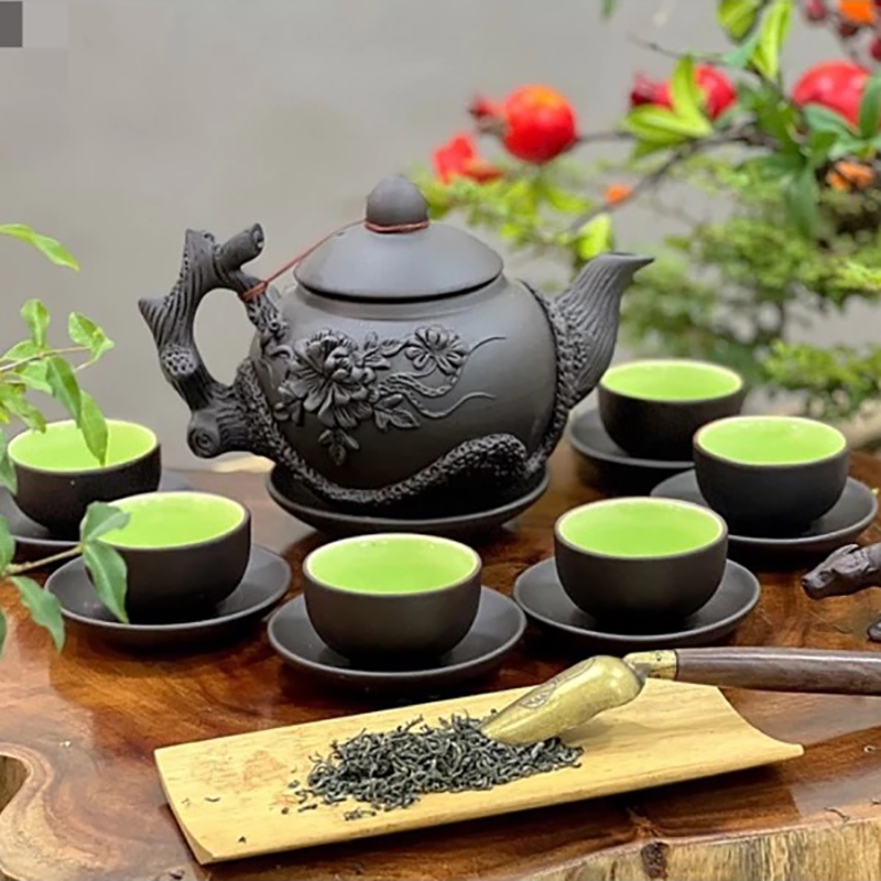 Bộ ấm trà tử sa Bát Tràng họa tiết hoa sen đắp nổi tinh tế