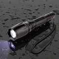 Đèn pin XML-T6 siêu sáng có zoom tầm chiếu xa