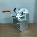 Máy thái hành tỏi, củ quả quay tay có nắp đậy