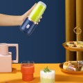 Máy xay sinh tố cầm tay mini sử dụng sạc pin tiện lợi