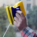 Dụng cụ lau kính 2 mặt hít nam châm an toàn tiện dụng